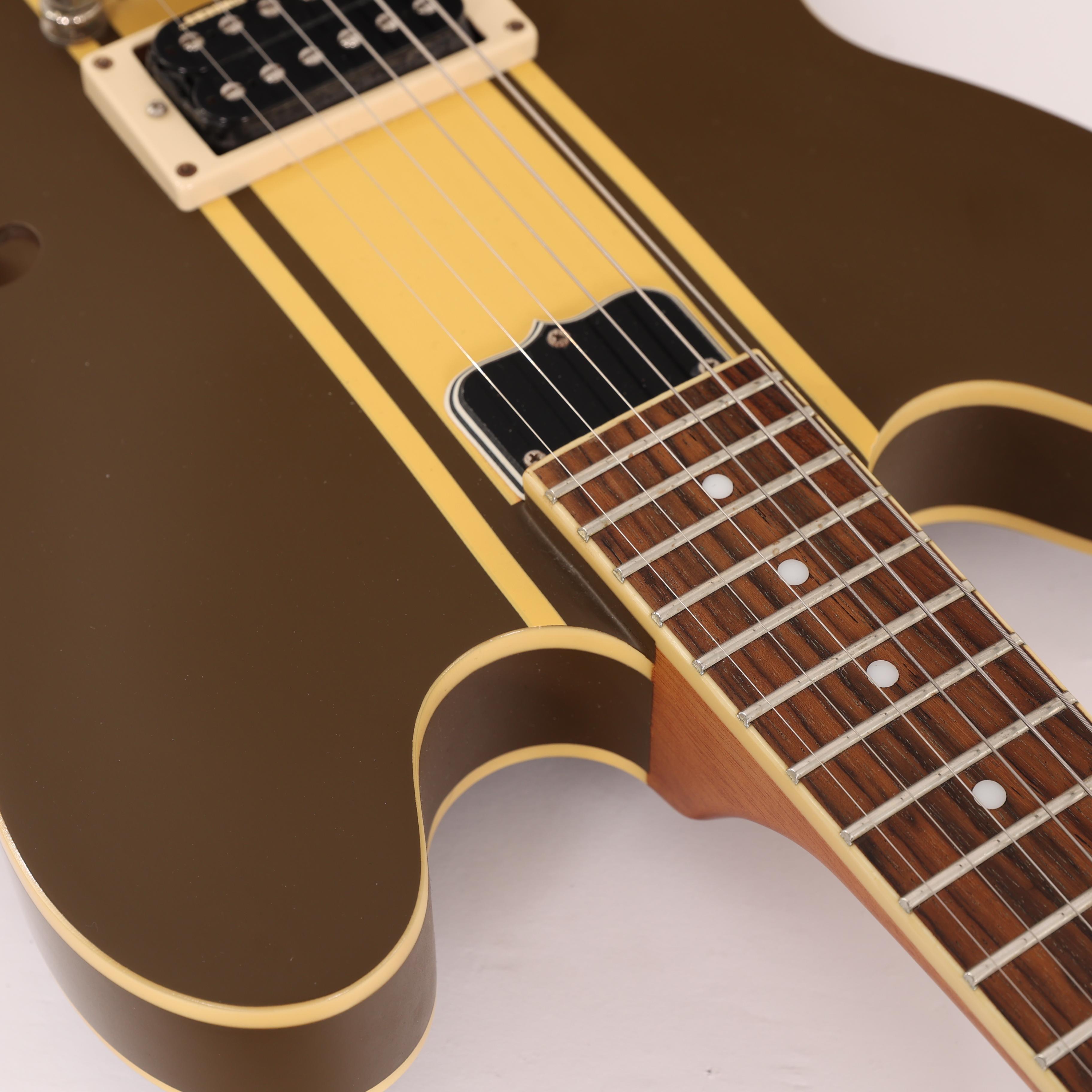 Second Hand Epiphone Tom Delonge Signature ES-333 - Andertons